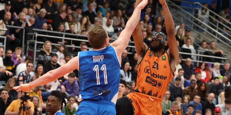 Der Maskenmann - Damezi Anderson